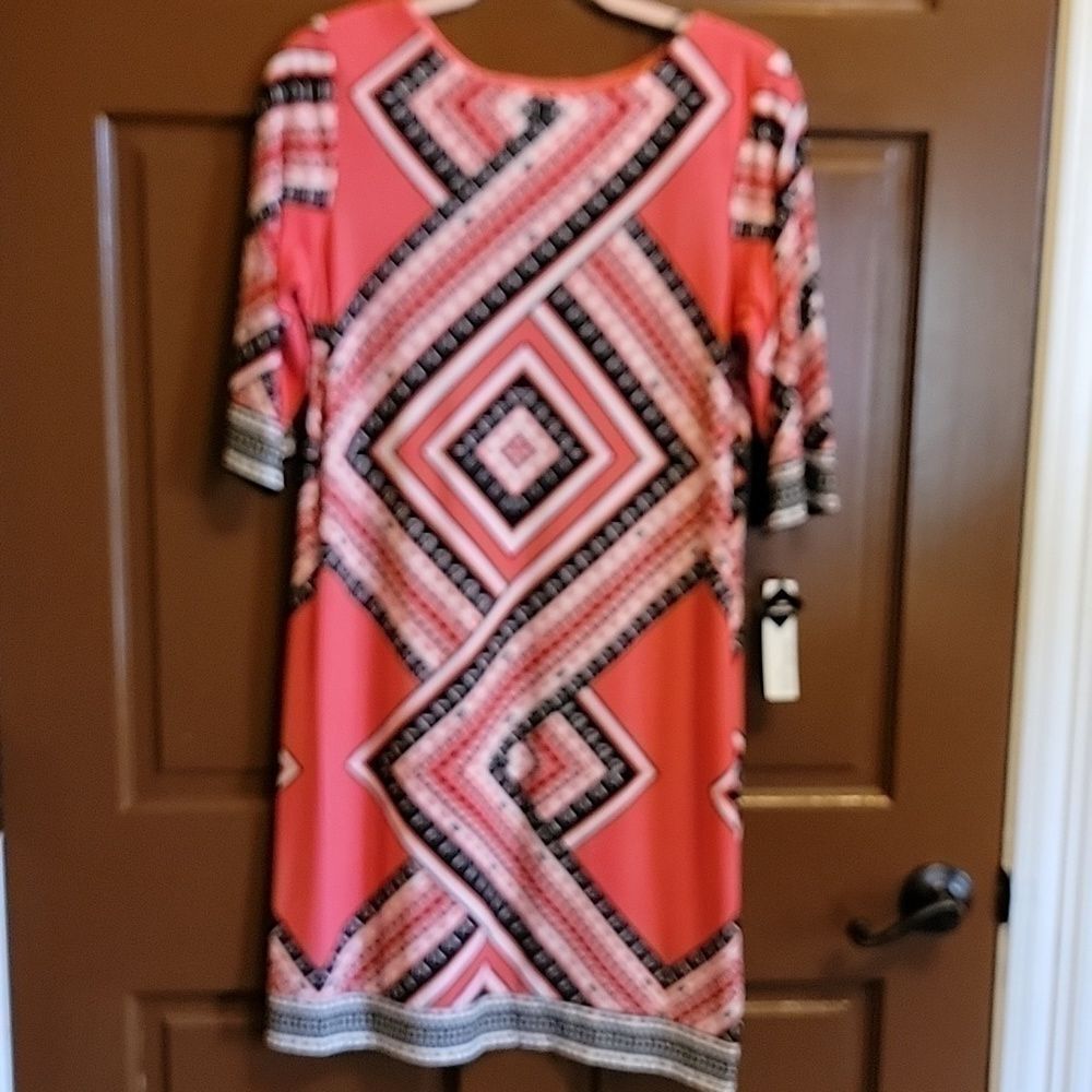 Studio One-Coral,blk,white 3/4 sleeved dress Small NWT.
